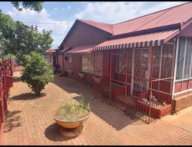 3 BEDROOM HOUSE FOR SALE IN DANVILLE